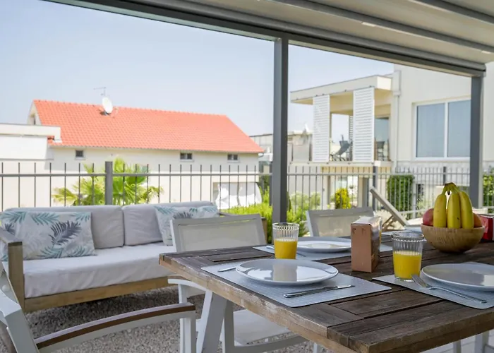 Tramontana With Pool شقة