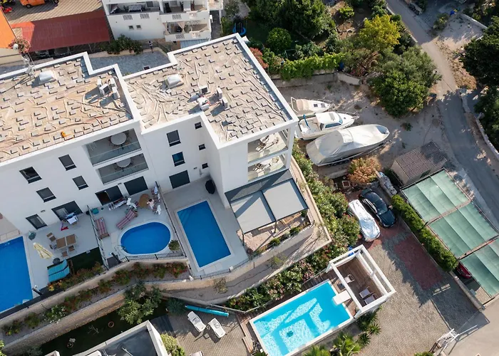 Tramontana With Pool Murter